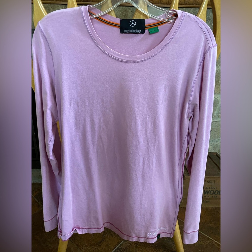 Mercedes Benz women’s pullover top size large, pink